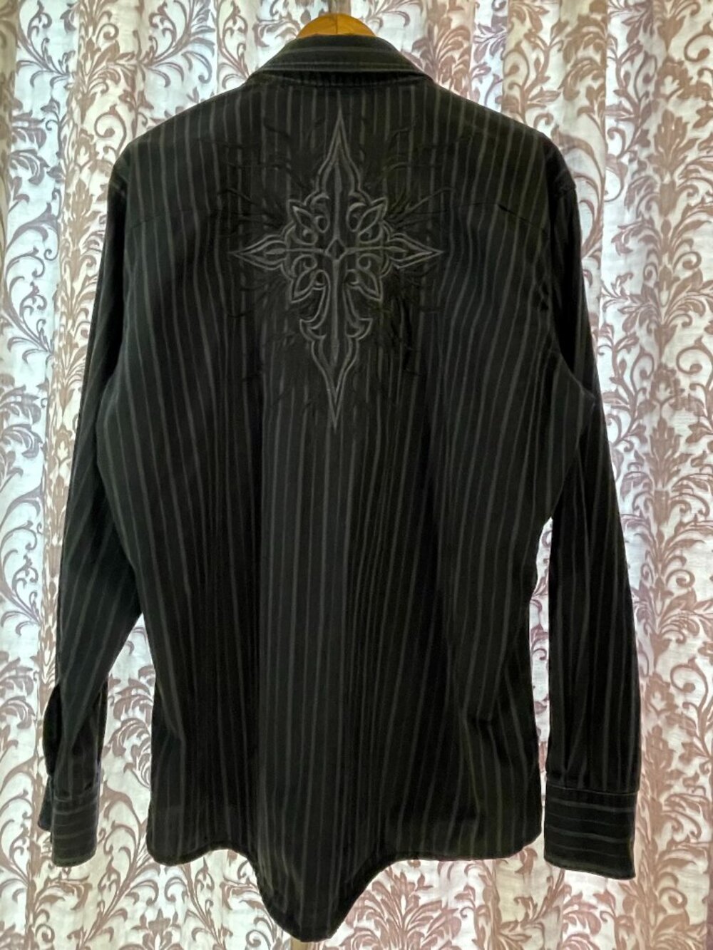 Men'sXL Western Rock47 byWrangler Black/Grey Striped Frt. Snap Emb. Cross Shirt